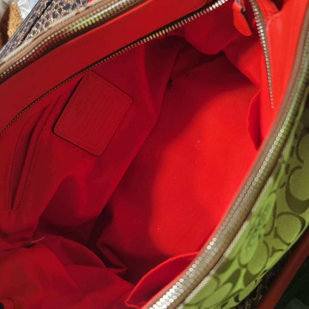 Coach purse - Picture 3 of 4
